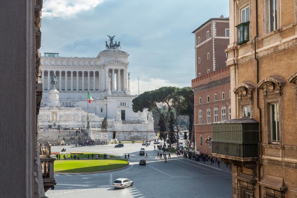 Amazing Suite Piazza Venezia Рим Екстер'єр фото